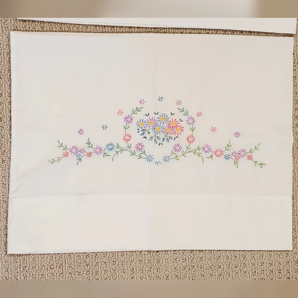 Vintage Hand Embroidered Spring Floral on White Pillowcase Set of 2, Queen, EUC